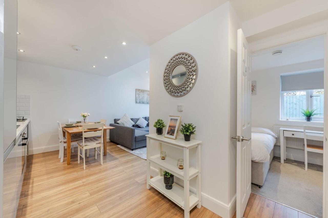 Three-Bedroom Bliss In London Town Ngoại thất bức ảnh