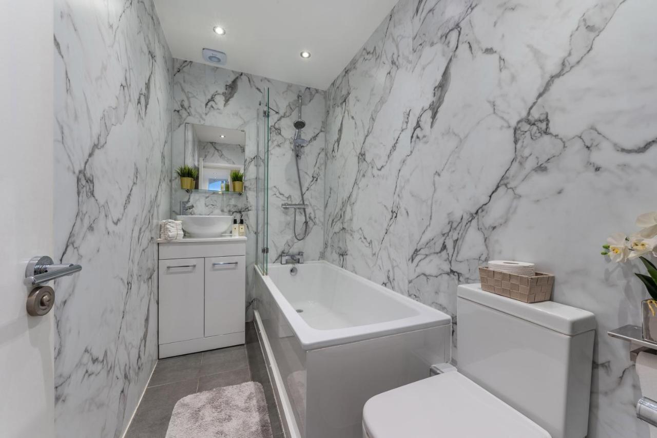 Three-Bedroom Bliss In London Town Ngoại thất bức ảnh