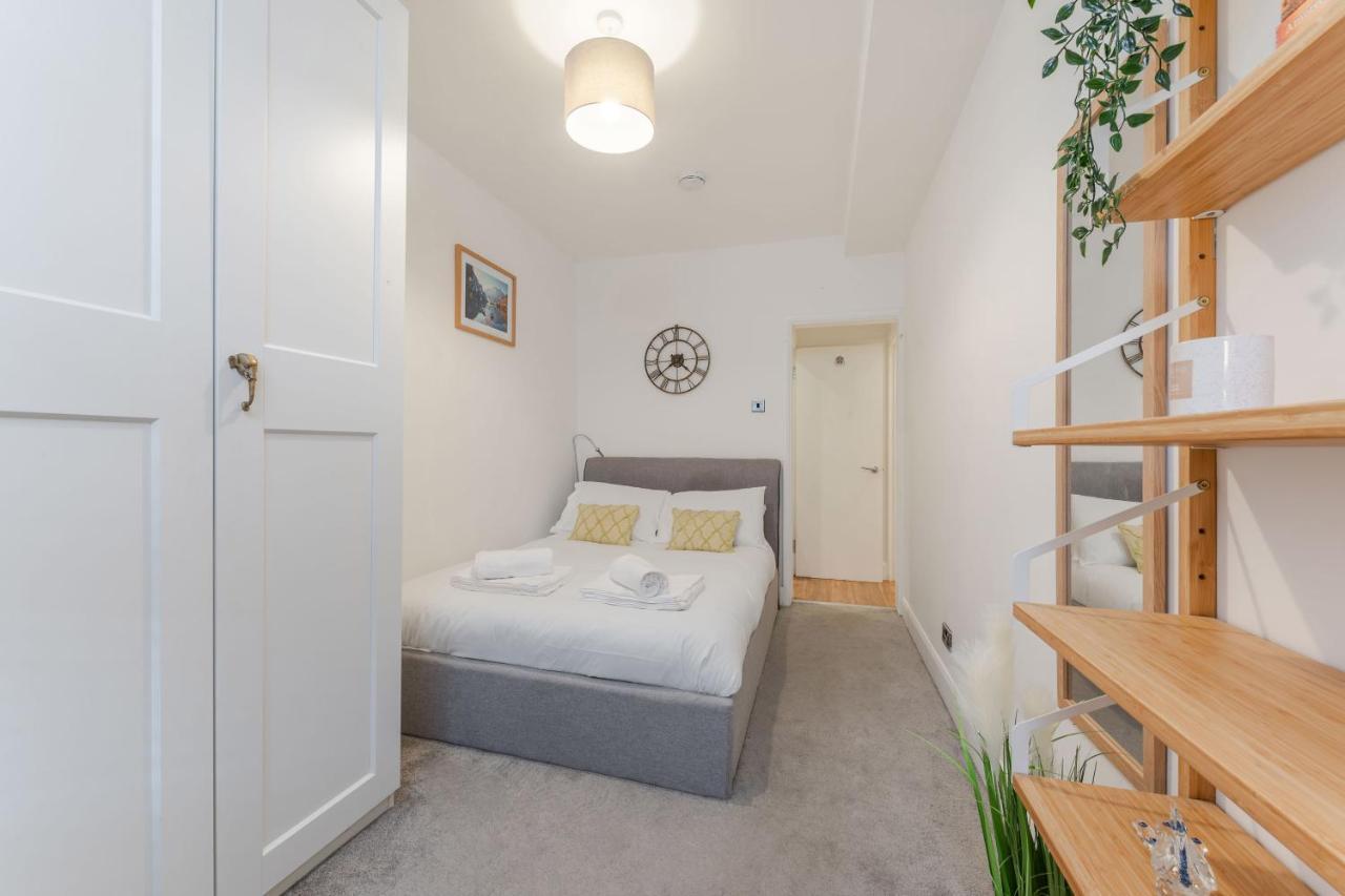 Three-Bedroom Bliss In London Town Ngoại thất bức ảnh
